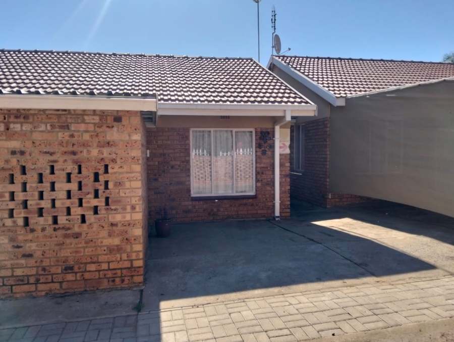 2 Bedroom Property for Sale in Flamwood North West